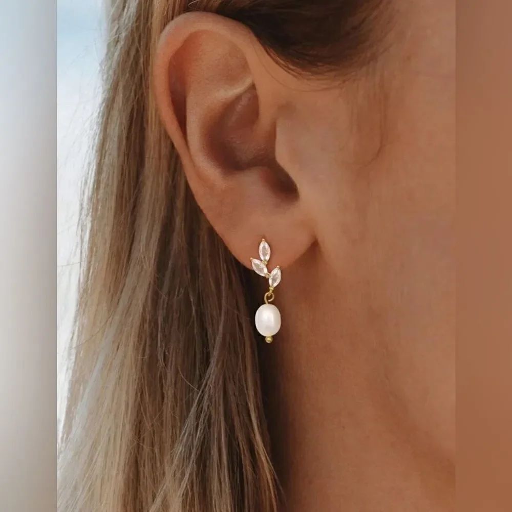 Pearl drop earrings #1392